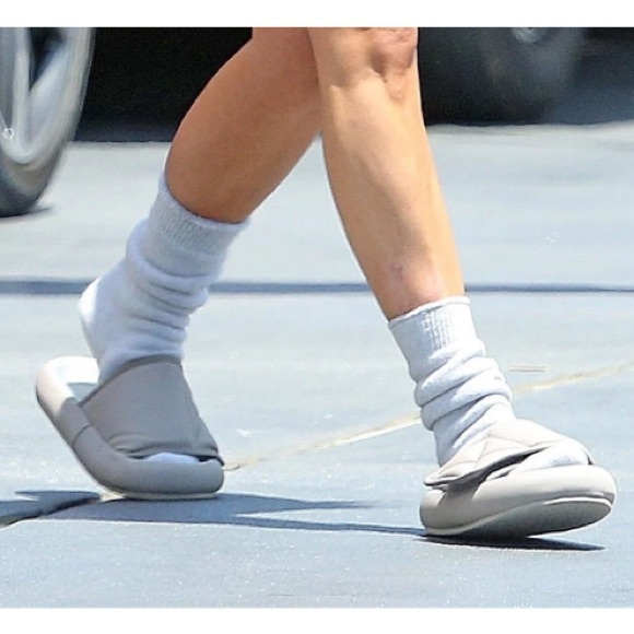 Yeezy Season 7 Bouclette Socks (3pack) - Picture 9 of 11